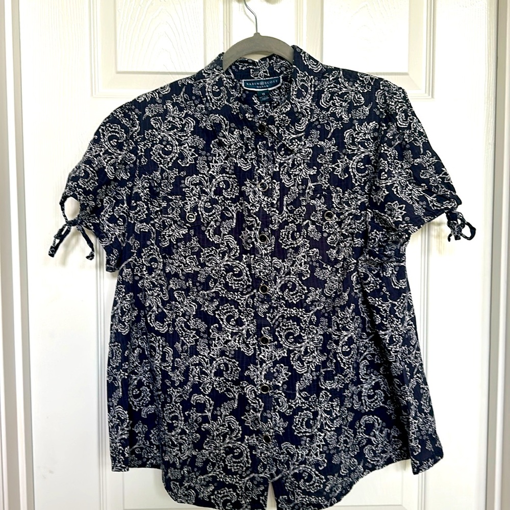 Karen Scott Button Down Blouse Navy Blue and White / Sleeves have tie string
